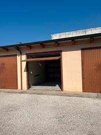 Garage / box auto 20mq - Campitello (MN)