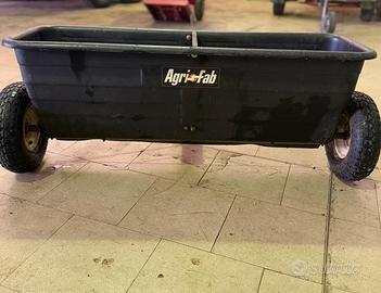 Seminatrice Agrifab spandiconcime, sabbia ecc