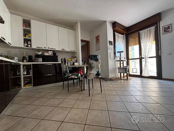 Appartamento di 80 m² con 3 locali e box auto a Ma