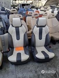 Sedili In Pelle Bicolore Per Range Rover Evoque 3P