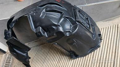 Parasassi anteriore sinistro Jeep Renegade.