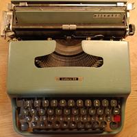 Macchina Da Scrivere Olivetti Lettera 22