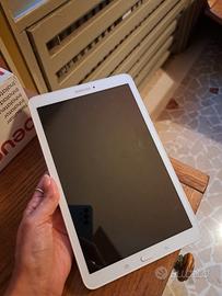 Tablet Samsung Galaxy Tab E SM-T561