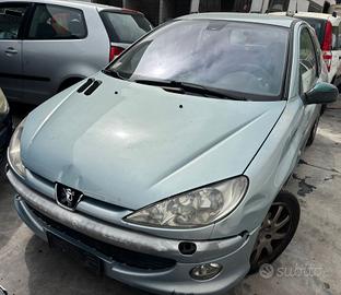PEUGEOT 206 per ricambi usati