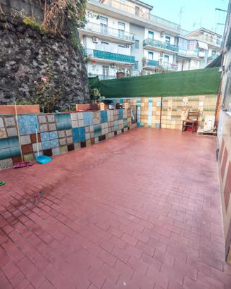 Appartamento con terrazza e garage Aci Catena