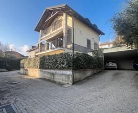 Splendida villa vista lago