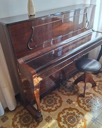 Pianoforte verticale PETROF