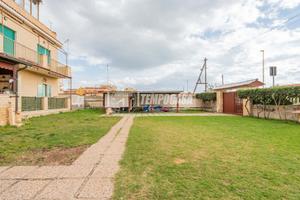 Appartamento a Fiumicino Via carbonia 4 locali