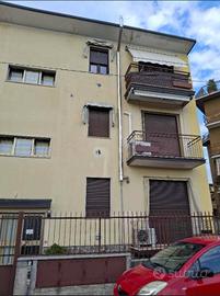 Appartamento di 85 m² con 3 locali e box auto a Ne