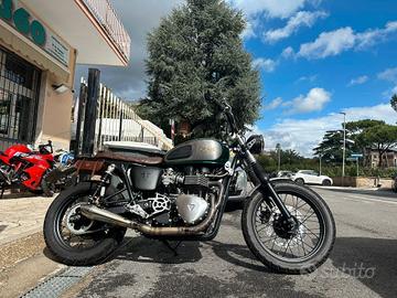 Triumph Bonneville T100 CUSTOMIZZATA