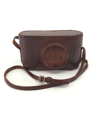 Custodia in cuoio vintage tipo Leica anni 50-60