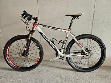 Bici mtb carbonio (muscolare)