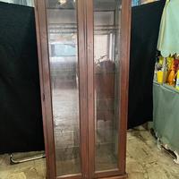 vetrina in legno