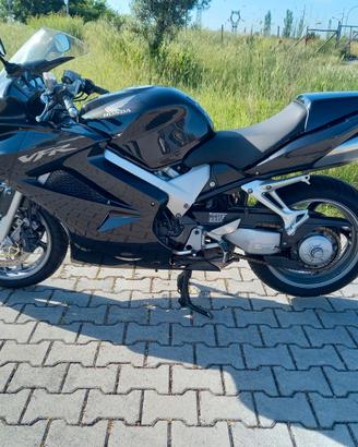 Honda VFR 800 V-TEC