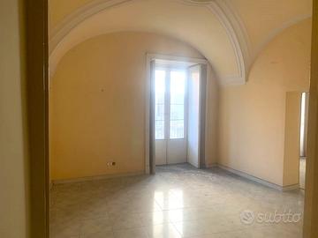 Centro storico, via Garibaldi 120 metri quadri