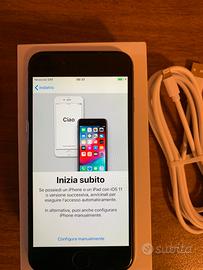 IPhone 6 con scatola e cavetto per ricarica