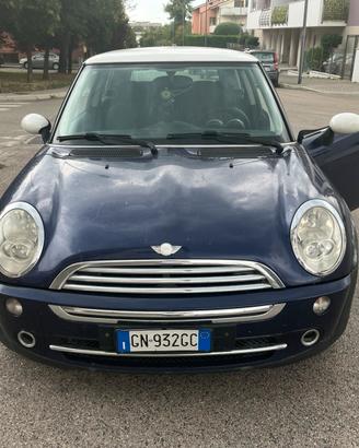 MINI COOPER R50 (MINI ONE)