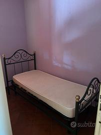 Letto singolo in ferro battuto