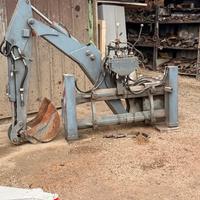 Retroescavatore escavatore posteriore trattore 60 