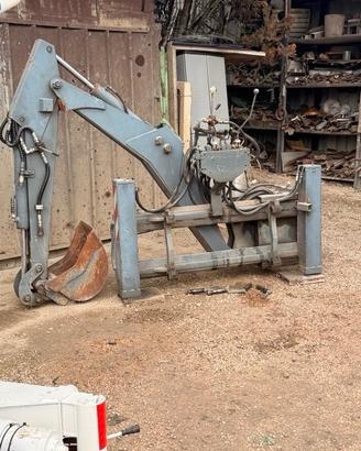 Retroescavatore escavatore posteriore trattore 60 