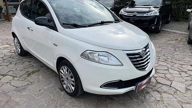 Lancia Ypsilon 1.2 69 CV 5 porte S&S Platinum