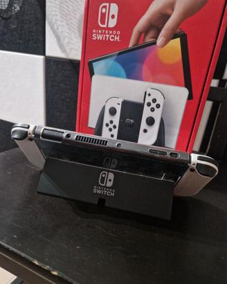 Nintendo Switch OLED nuovissima 