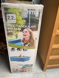 Piscina rettangolare esterna