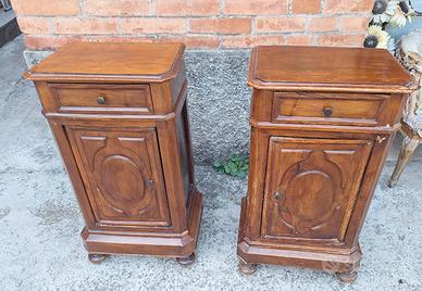 Coppia di comodini lombardi 