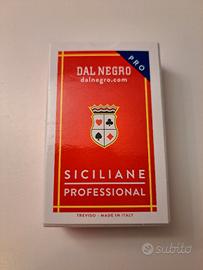 Carte da gioco siciliane, ancora sigillate.