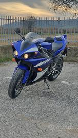 Yamaha r1 big bang da vetrina