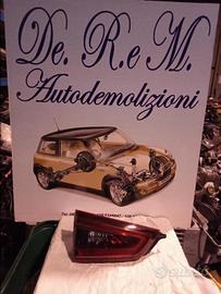 STOP POSTERIORE SINISTRO A LED INTEGRATO NEL PORTE