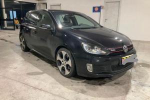 Volkswagen Golf GTI 2.0 TSI 5P