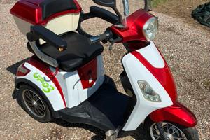 Scooter elettrico a 3 ruote per anziani