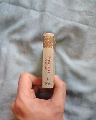 miniatura del libro "Le poesie" Ugo Foscolo