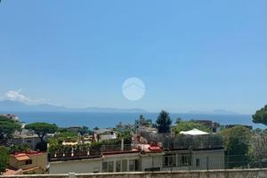 2 LOCALI A NAPOLI