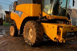 Mietitrebbia new holland cr 9060 elevation