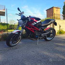 Ducati monster 1100 2010