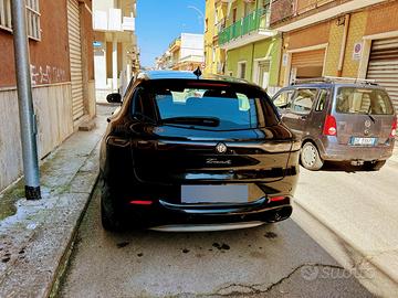 Auto  alfa tonale