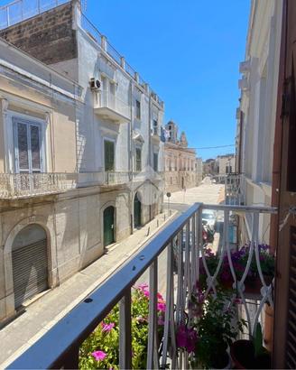 3 LOCALI A TRANI
