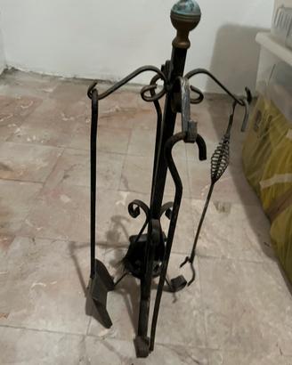 Set attrezzi per camino in ferro