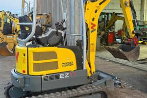 MINIESCAVATORE WACKER NEUSON EZ17