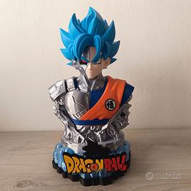 Busto Goku Cyborg LED SSG -  Versione Occhio Rosso