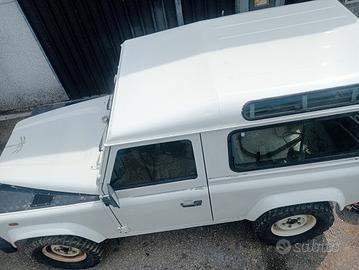 land rover defender 90 td5 101'000km