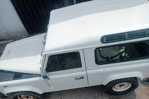 land rover defender 90 td5 101'000km