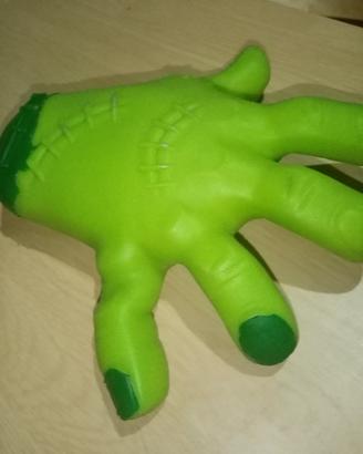 mano famiglia addams gioco gommoso 