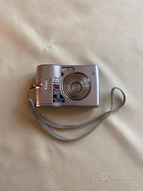 Nikon coolpix L12