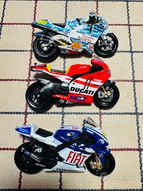 3 Moto GP Valentino Rossi 1:18