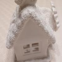 casetta Natalizia in ceramica bianca 