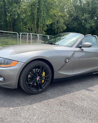 BMW Z4 2.2i Roadster (E85)