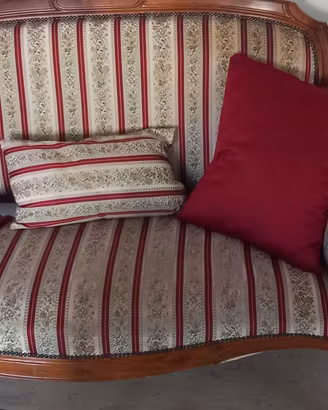 divano e poltrone in legno e stoffa stile francia